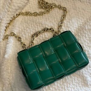Elegant Green Woven Chain Bag like new